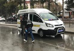 Çaldıkları para ve altınları kaza yaptıkları yerde bırakıp kaçtılar