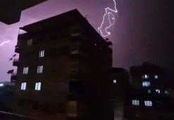 Diyarbakır ve Batman’da şimşekler geceyi aydınlattı; yollar suyla doldu