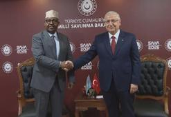 Milli Savunma Bakanı Yaşar Güler, Somali Savunma Bakanı Ahmed Fiqi ile görüştü