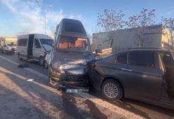 Kartal'da 4 aracın karıştığı zincirleme kaza: 5 yaralı