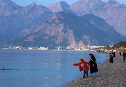 Antalya'da Hıdırellez dilekleri günün ilk ışıklarıyla suyla buluştu