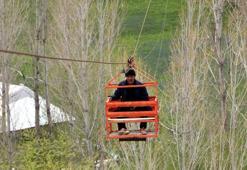 Karadeniz'de gördü, Van'da uyguladı; teleferik sistemi ile bahçesine 40 dakika yerine 40 saniyede ulaşıyor