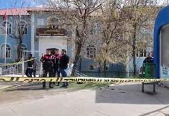 Adliyeye boşanma başvurusu yapmaya gelen eniştesini vurdu