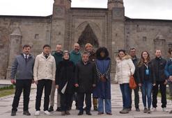 İpek Yolu Kervanı, yolculuğuna Erzurum'dan başladı