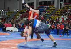 Bolu’da 41 ilden 396 sporcunun güreş heyecanı