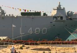 TCG Anadolu Gemisi Sarayburnu'na demirledi