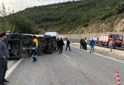 Kuşadası'nda otomobil ile minibüs çarpıştı: 12 yaralı