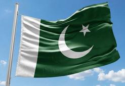 Pakistan'da yolcu otobüsü şarampole yuvarlandı: 4 ölü, 26 yaralı