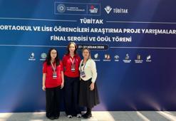 Özel Ege Lisesi'ne 57'nci TÜBİTAK Lise Öğrencileri Araştırma Projeleri Yarışması'nda üçüncülük ödülü