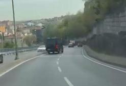 Sarıyer'de seyir halindeki motosikletliye minibüs çarptı; kaza kamerada