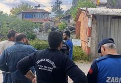 Yamaçtan kopan kaya parçaları evi kullanılamaz hale getirdi