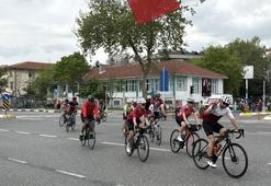 Atatürk'ün doğduğu evden alınan toprak, bisikletle Samsun'a götürülüyor