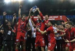 Mardin 1969 Spor’a şampiyonluk seremonisi