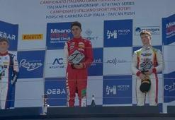 Alp Hasan Aksoy, Misano’daki Formula sahnesinde İstiklal Marşı'nı dinletti