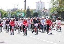 Anneler Günü'nde aileler Kayseri’de pedal çevirdi