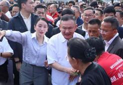 Eski Tayland Başbakanı Thaksin Şinavatra şartlı tahliye edildi