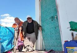 Bedensel engelli eşiyle tek göz evde 40 yıllık sevgi nöbeti