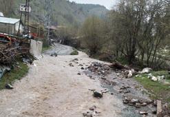 Kastamonu’da sağanak yağış hayatı olumsuz etkiledi