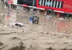 Samsun’da sağanak sele dönüştü