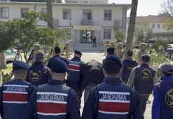 Annesini odunla başına vurup öldüren şüphelinin arkadaşı da tutuklandı