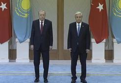 Cumhurbaşkanı Erdoğan, Kazakistan'da resmi törenle karşılandı