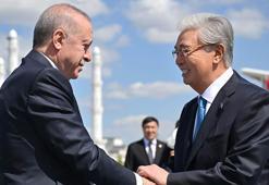 Cumhurbaşkanı Erdoğan, Kazakistan'da resmi törenle karşılandı