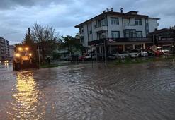 Tokat'ta sağanak ve dolu yağışı: Ev ve iş yerlerini su bastı