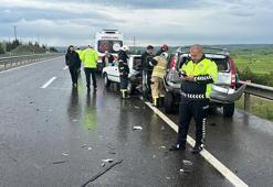 Kütahya’da 3 araçlı zincirleme kaza; 2 yaralı
