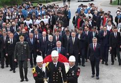 Bakan Bak, sporcu ve gençlerle Anıtkabir'i ziyaret etti