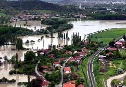 Tokat'ta sağanak sonrası su altında kalan tarım arazileri dronla görüntülendi