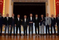 Galatasaray’ın efsaneleri UEFA Kupası zaferinin yıl dönümünde bir araya geldi