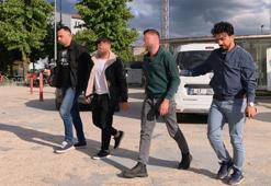 Halı sahada ‘faul’ nedeniyle tartıştığı kişiyi 3 ay sonra bıçaklayan şüpheli ile ağabeyi yakalandı