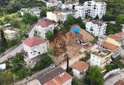Kocaeli'de, temel kazısı sırasında toprak kaydı, 5 bina tahliye edildi