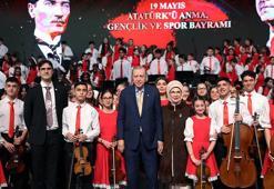 Cumhurbaşkanı Erdoğan ve eşi Emine Erdoğan, Cumhurbaşkanlığı Çocuk Orkestrası ve Korosu konserine katıldı