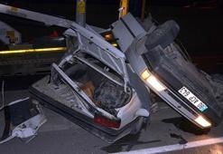 İkiye katlanan otomobilden yaralı çıktılar
