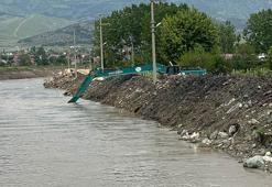 Almus Barajı’nda taşkın alarmı: Turhal’da esnaf kepenk kapattı