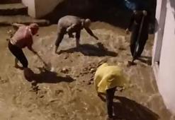 Hatay'da sağanak; köprü çöktü, araçlar sürüklendi