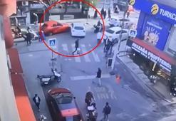 Kağıthane’de otomobille çarpışan aracın dürümcü dükkanına girdiği kaza kamerada