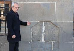 'Diyarbakır'da tarihi Ulucami'nin duvarlarındaki 2 boşluk, kayıp kitabelere işaret ediyor'
