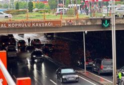 Diyarbakır'da sağanak; yollar göle döndü, iş yerlerini su bastı