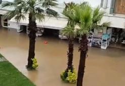 Düzce'de sağanak; ev ve işyerlerini su bastı