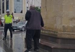 Saat Kulesi önünde bıçakla taşkınlık çıkaran şüpheli gözaltına alındı