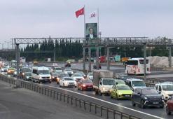 İstanbul'da bayram tatili hareketliliği; bazı yollarda trafik yoğunluğu oluştu