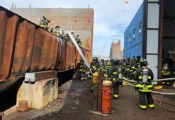 New York'ta tersanede patlama: 1 ölü, 36 yaralı