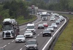 Anadolu Otoyolu'nun Bolu geçişinde bayram trafiği