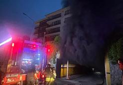 Apartmanın kapalı otoparkında çıkan yangında 3 otomobil zarar gördü