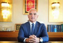'Çingene Kızı' mozaiğinin kayıp parçalarından biri daha Türkiye’ye kazandırıldı