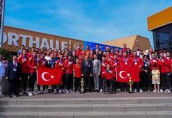 Bakan Bak’tan milli karatecilere tebrik