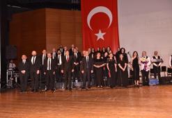 Doktor, hemşire ve hastane çalışanlarından Türk halk müziği konseri