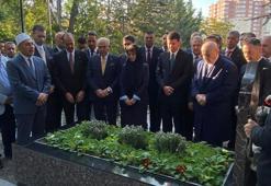 Bahçeli, Türkeş'in mezarını ziyaret etti